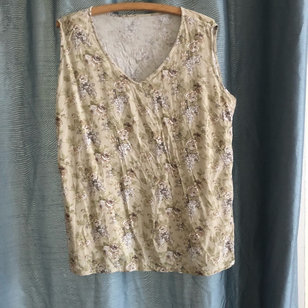 Floral Sleeveless V-Neck Top- no tags- 24” pit to pit- real pretty